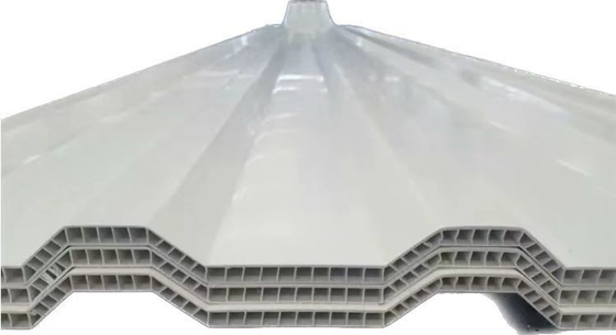 Espessura ondulada da folha 10mm do telhado da cavidade da parede do gêmeo do PVC para o central química do revestimento da parede